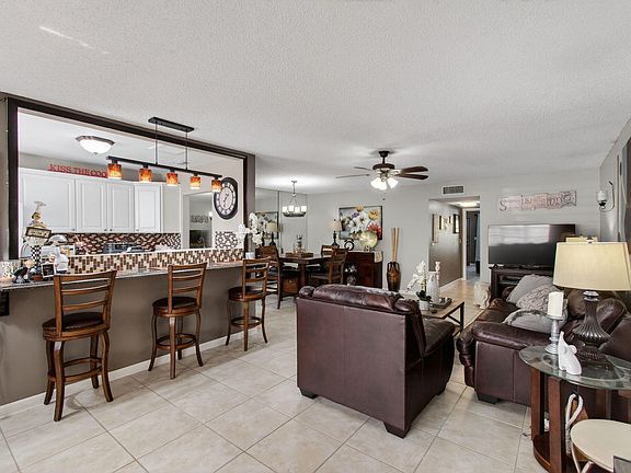 4th image of 5193 Lakefront Boulevard #C