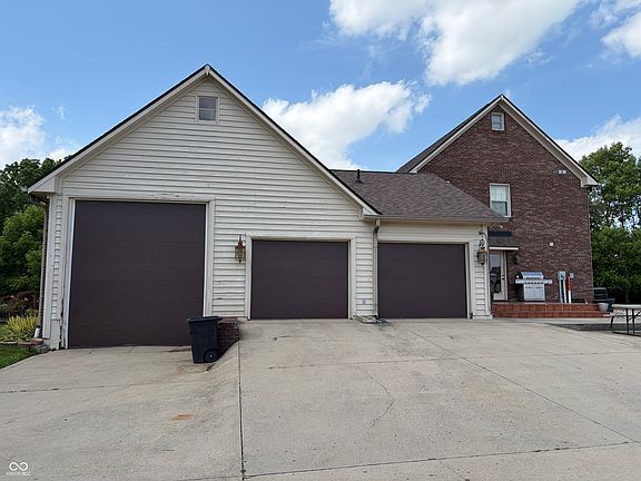 5th image of 10211 Hidden Meadow Ln