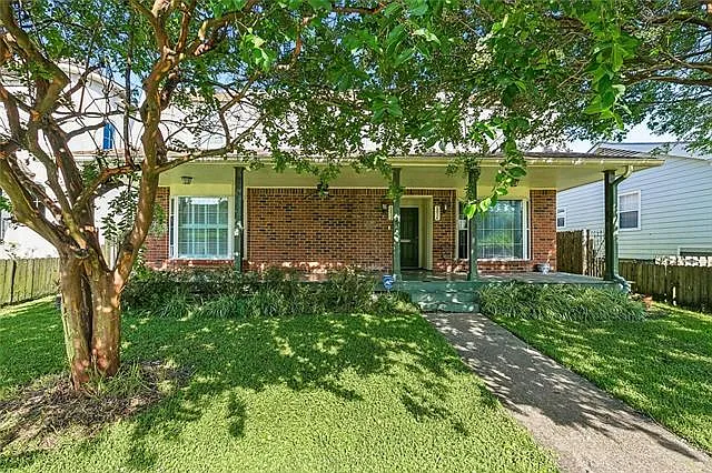 6832 Orleans Ave — Photo 2