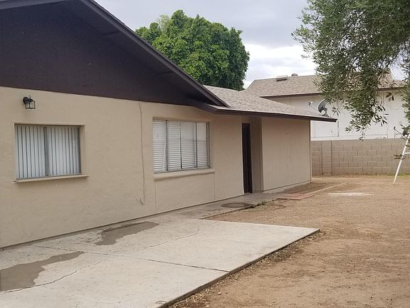 3rd image of 1038 E Carter Dr