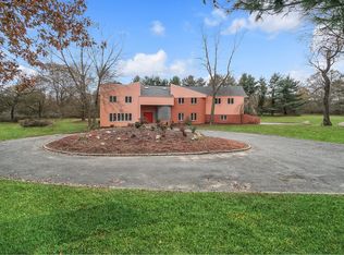 242 Store Hill Rd, Old Westbury, NY 11568