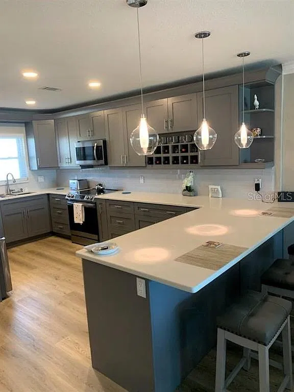2 bed, 2.0 bath, 1162 sqft, $3,500 — Photo 2
