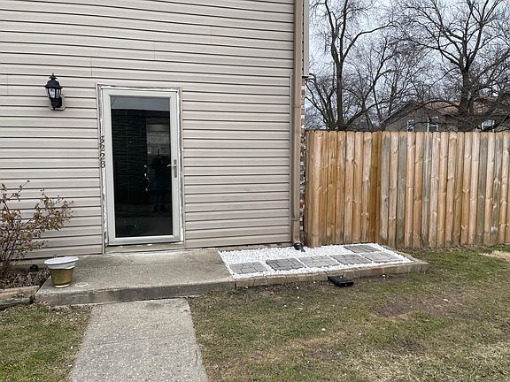 4th image of 3228 Lupine Dr