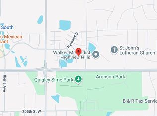 20137 Holister Ln, Lakeville, MN 55044
