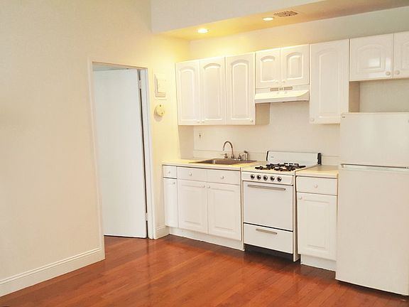 2nd image of 11 E 32nd St APT 5B