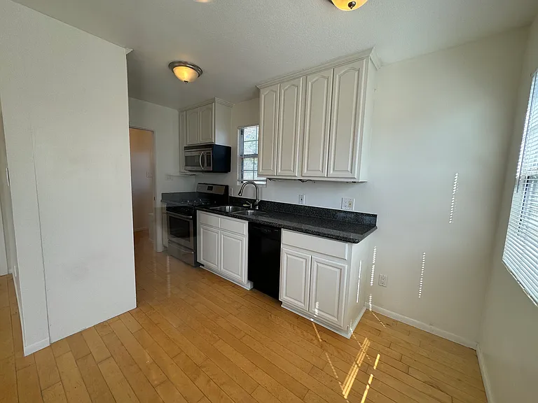 7021 Flight Ave — Photo 5