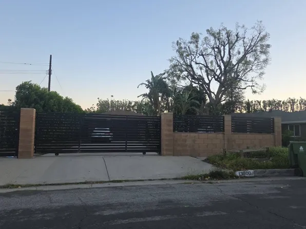 13000 Lull St, North Hollywood, CA 91605