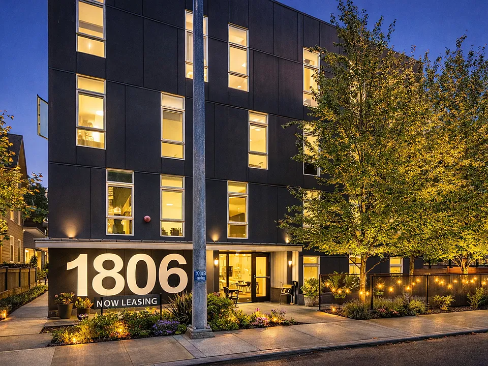 Welcome to 1806 23rd Ave Contemporary building