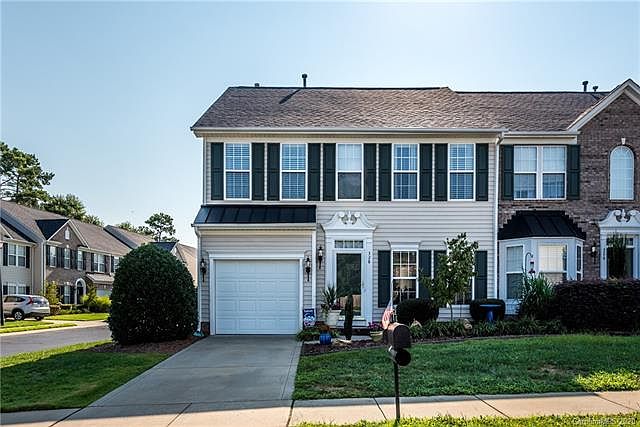 1st image of 328 Dusk Dr #328