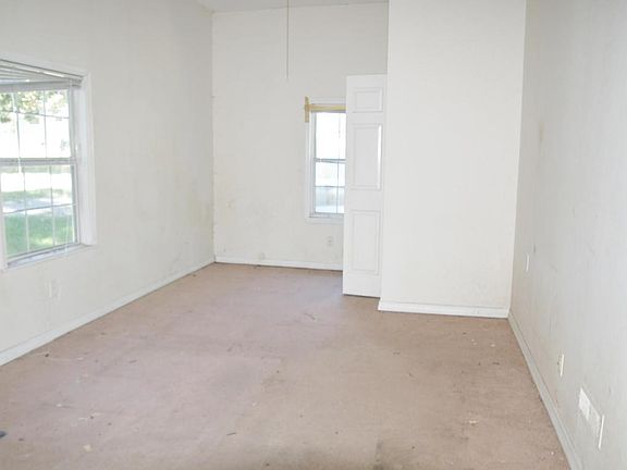 4th image of 4304 Kemp Dr
