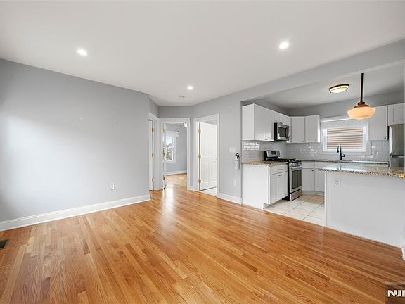3rd image of 11 Webster St Floor 2