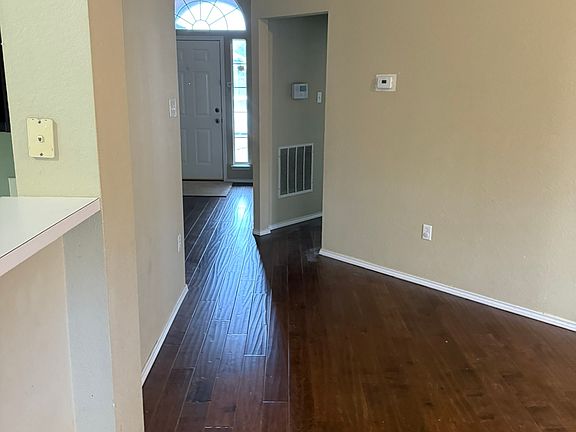 2nd image of 1455 Vanderbilt Ln