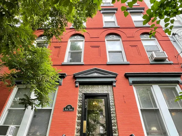 813 Willow Avenue image 1 of 7