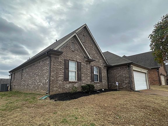 2nd image of 2280 Southern Woods Dr