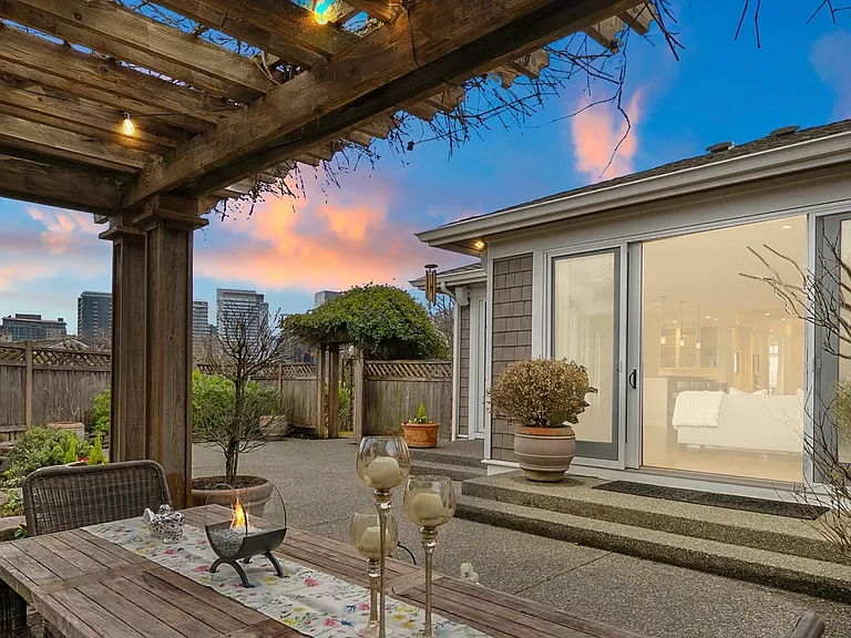9676 Evergreen Dr NE — Photo 23