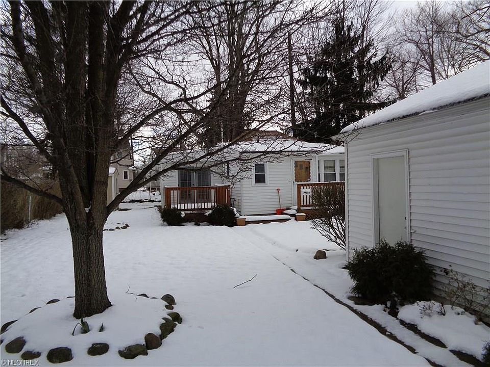 1st image of 27750 Parkview Dr