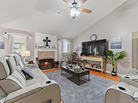3rd image of 10563 Steeplechase Dr
