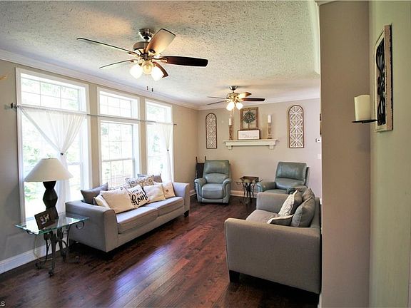 4th image of 151 Radford Ln