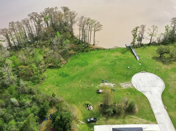 Camelia Ct, Lake Charles, LA 70611