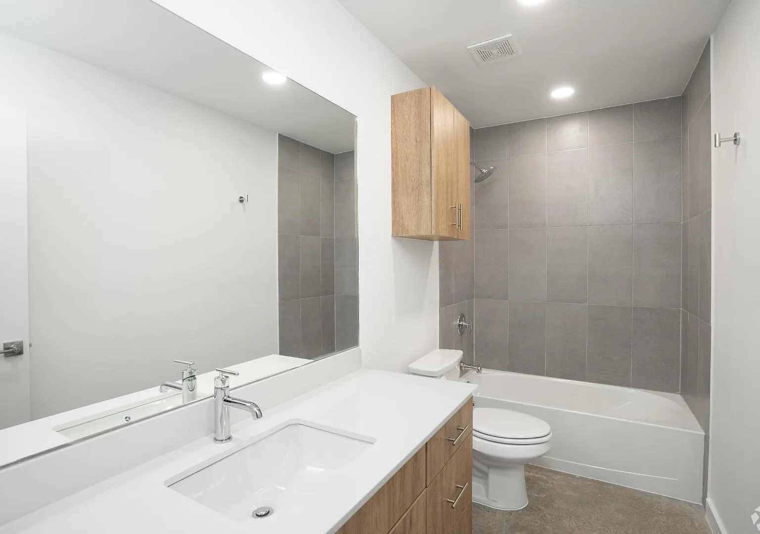4013 Jenna Ln - UNIT C — Photo 2