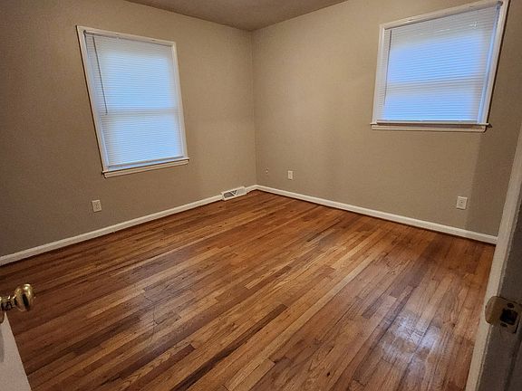 3rd image of 6207 Snowcrest Ct