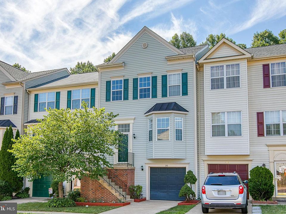 1st image of 210 Park Cove Dr