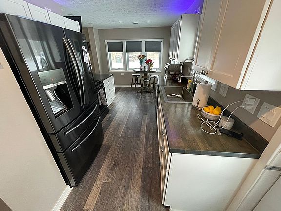 4th image of 3274 Canterbury Rd