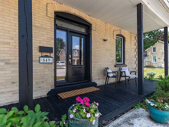 5th image of 549 Louisa St