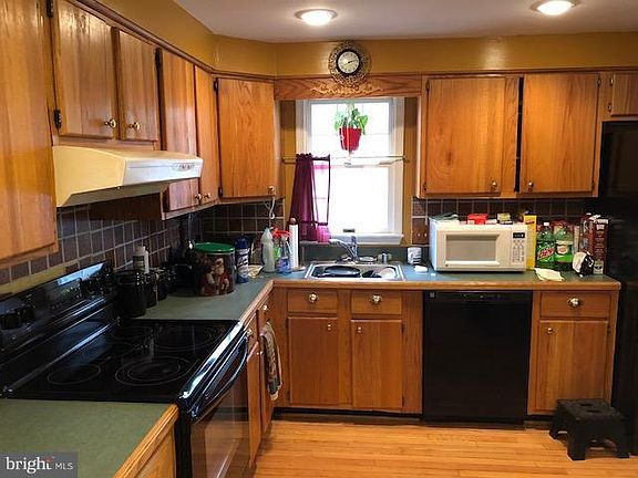 2nd image of 15810 Wendy Ct