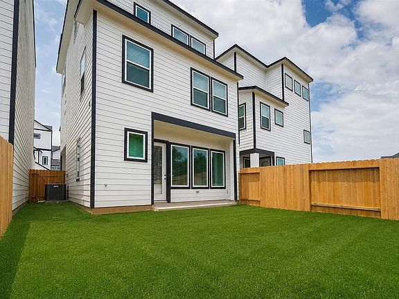 4th image of 8929 Grovner Pl