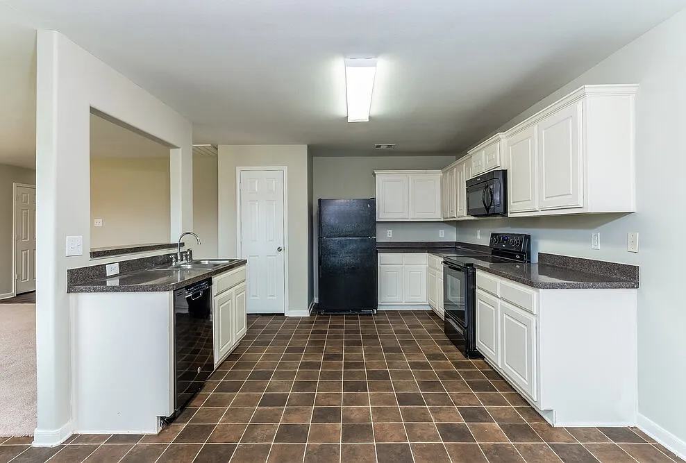 3 bed, 2.5 bath, 1721 sqft, $1,935 — Photo 4