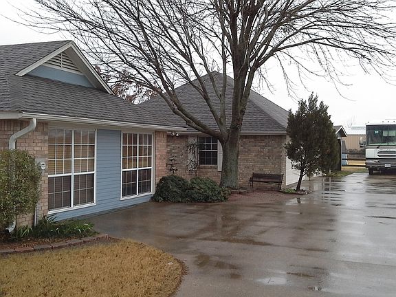 2nd image of 113 Seneca Dr