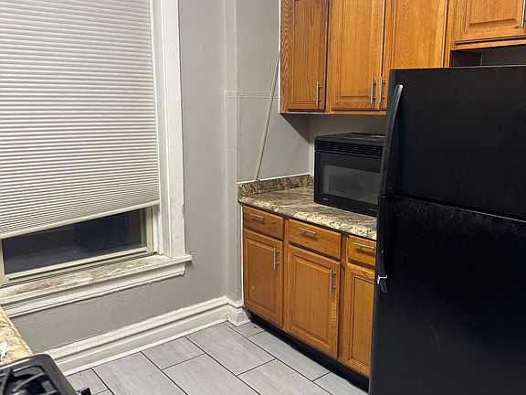 2nd image of 6542 S Saint Lawrence Ave Unit 1