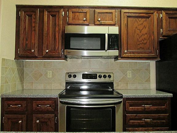 4th image of 17417 Red Oak Dr APT 145