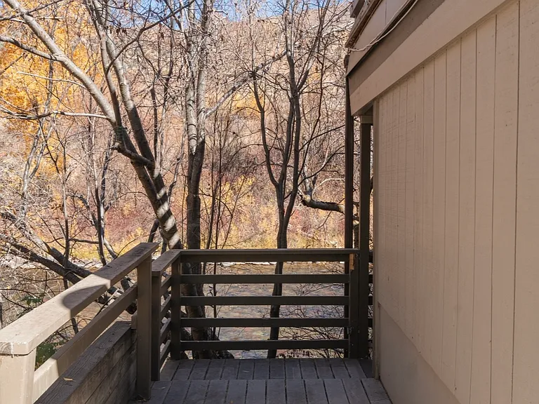 102 Waterview Dr — Photo 17