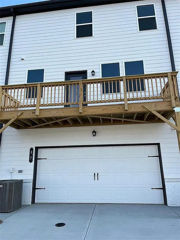 3 bed, 5.0 bath, 2265 sqft, $2,000 — Photo 2
