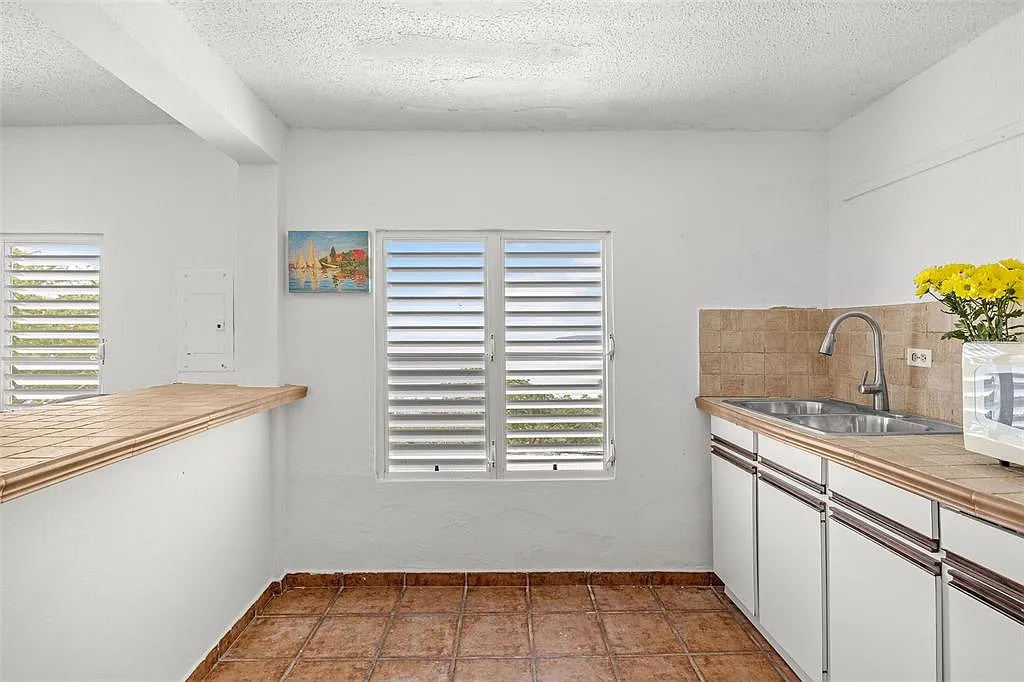 4 bed, 2.0 bath, $1,995 — Photo 4