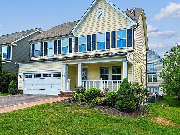 3rd image of 2301 Harmsworth Dr
