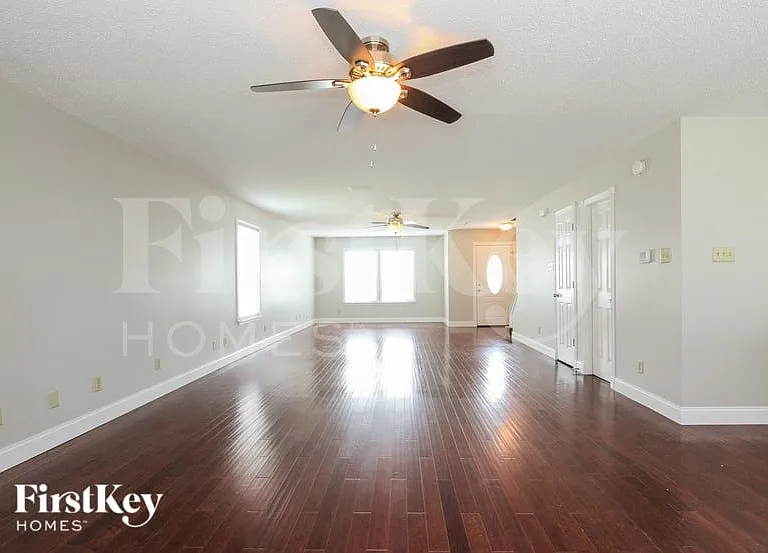 6632 Sonesta Dr — Photo 3