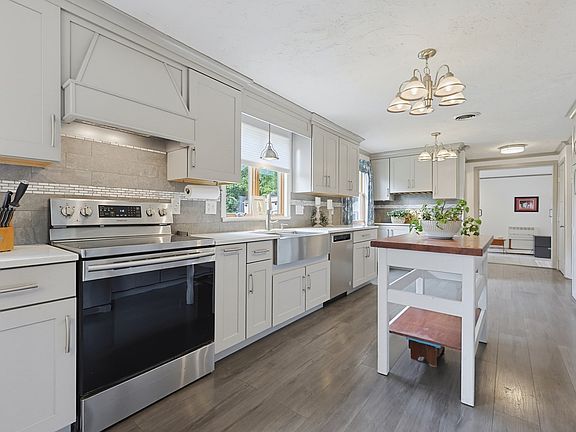 2nd image of 297 Fisher St
