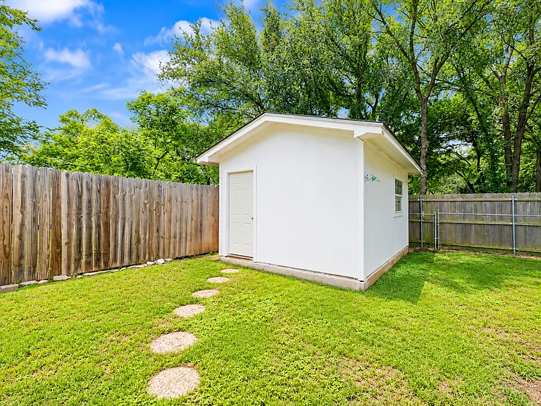 138 Lake Forest Dr — Photo 20