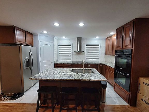 5th image of 340 Fairview Dr SE