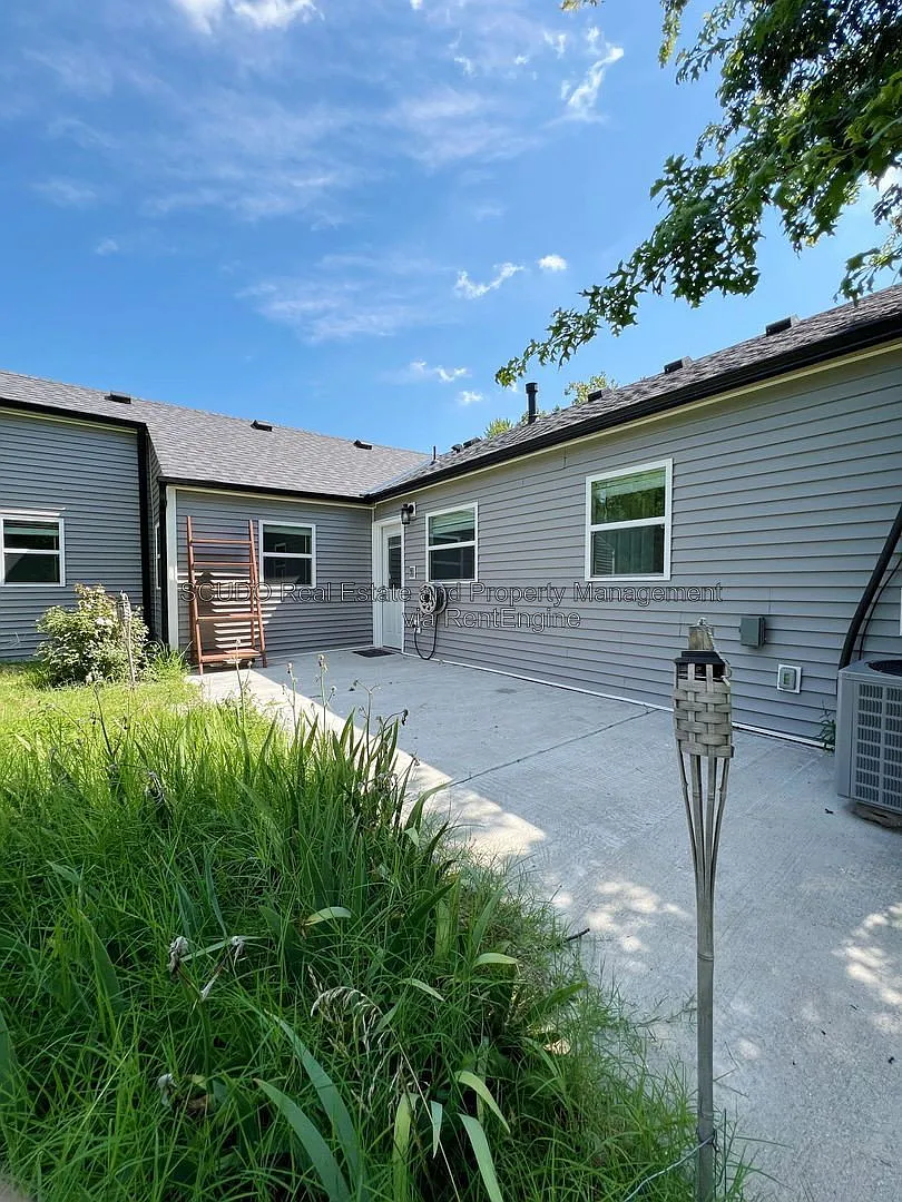 4 bed, 2.0 bath, 1450 sqft, $2,250 — Photo 1