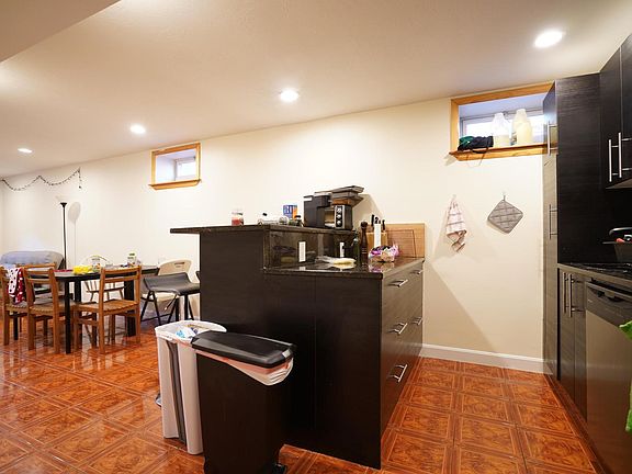 2nd image of 73 Thatcher St #1M