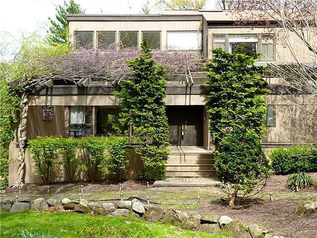 1st image of 5 Brookwood Ln