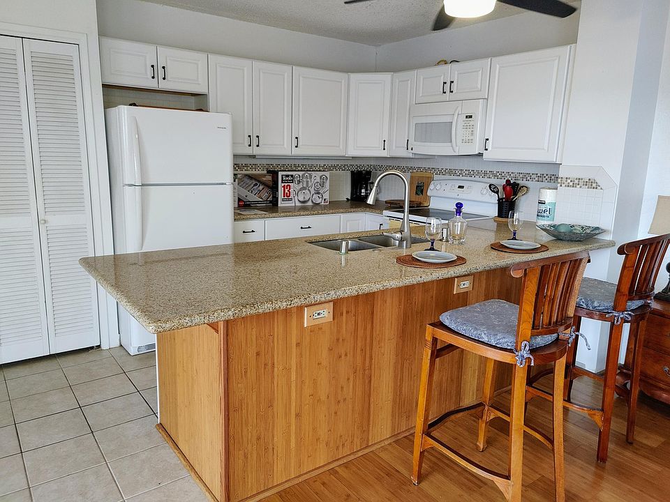 1st image of 75-6016 Alii Dr Floor 3
