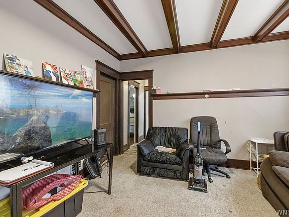 4th image of 404 Northland Ave