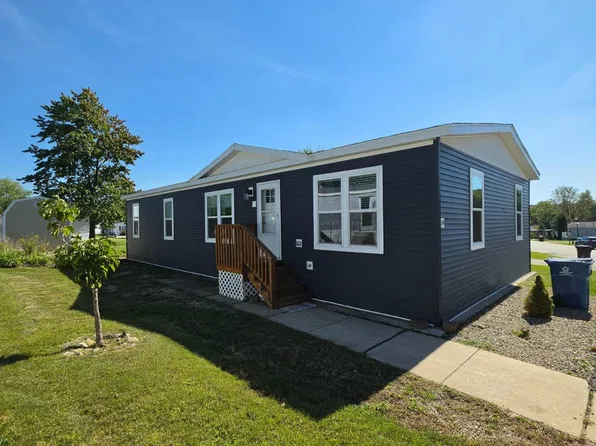 8000 Warren Woods Rd #24, Three Oaks, MI 49128