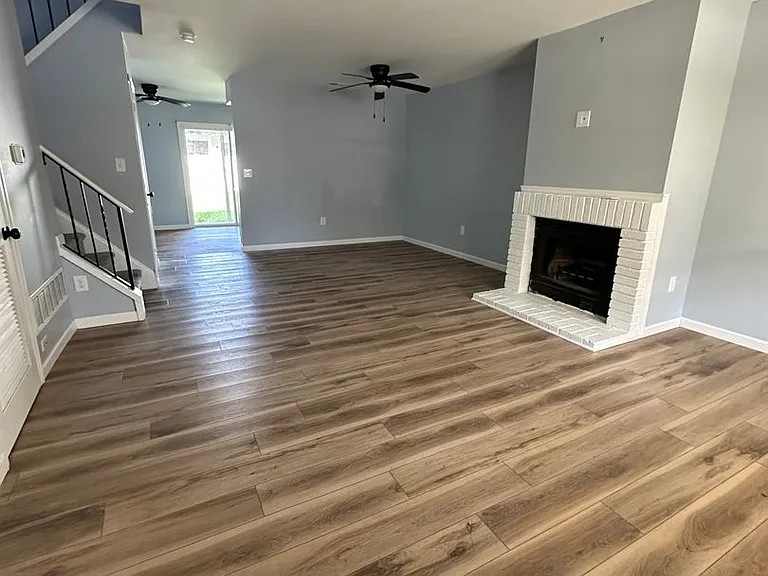 18 Harrington Ln — Photo 2