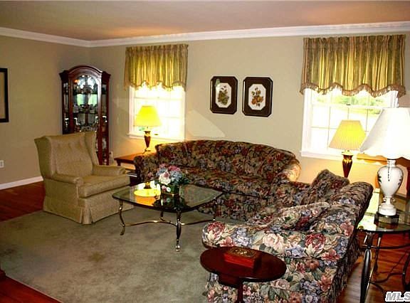 4th image of 19 Bantry Ct